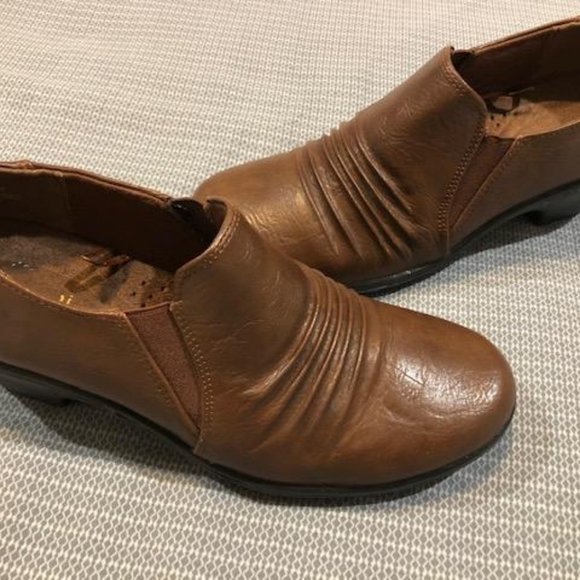 Jasmine Shoes - Ladies Brown pair of Jasmin Shoes - Size 7W - Gently Used - Nice Condition